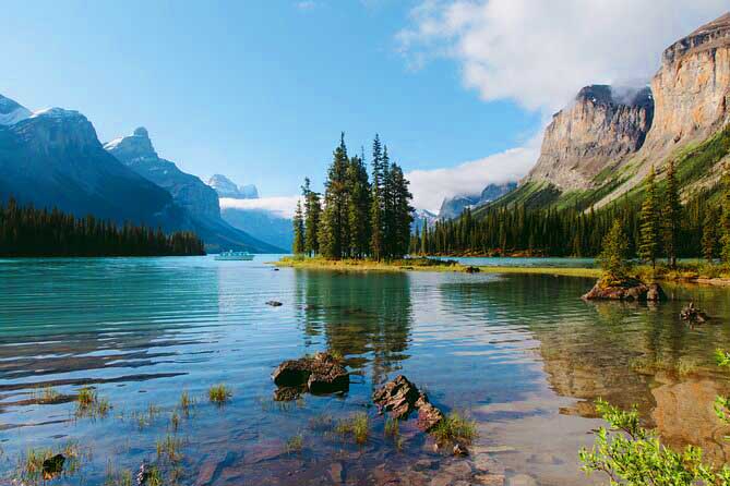 Canadian Rockies Columbia Icefield & Maligne Lake Tour